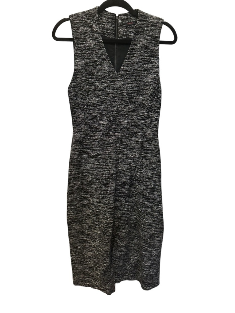 Alice + Olivia Carissa V-Neck Wrap Sleeveless Sheath blackwhiteGray Dress size 4